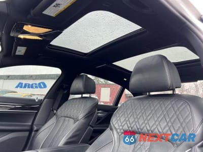 Zdjęcie 12 z 12 samochodu: 2017 BMW 750 XI VIN:WBA7F2C38HG423052 - miniatura