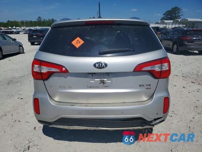 Zdjęcie 6 z 13 samochodu: 2015 KIA SORENTO SX VIN:5XYKW4A75FG562330 - miniatura