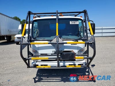 Piąte zdjęcie samochodu w środku: 2015 ISUZU NPR VIN:54DB4W1B7FS800691 - miniatura