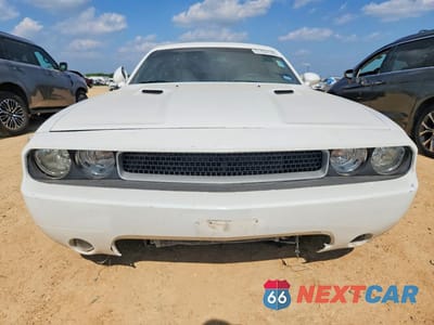 Piąte zdjęcie samochodu w środku: 2012 DODGE CHALLENGER R VIN:2C3CDYBT6CH105492 - miniatura