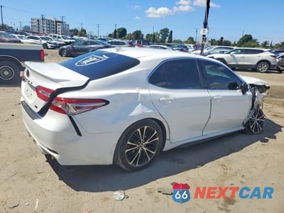 Trzecie zdjęcie samochodu z tyłu: 2019 TOYOTA CAMRY SE VIN:4T1B11HK1KU823979 - miniatura