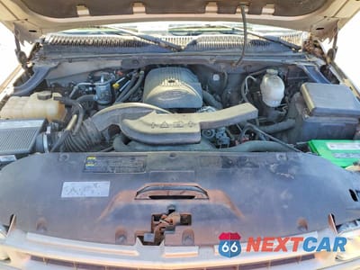 Zdjęcie 12 z 13 samochodu: 2004 CHEV SUBURBAN K1500 VIN:3GNFK16T74G257368 - miniatura
