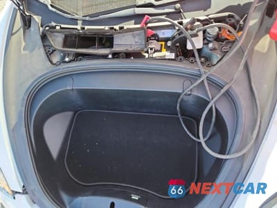 Zdjęcie 11 z 12 samochodu: 2018 TESLA MODEL 3 VIN:5YJ3E1EB9JF084465 - miniatura