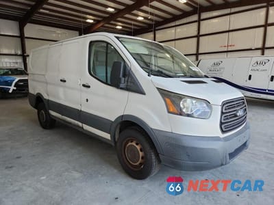 Czwarte zdjęcie samochodu z boku: 2018 FORD TRANSIT T-150 VIN:1FTYE1ZM5JKA90817 - miniatura