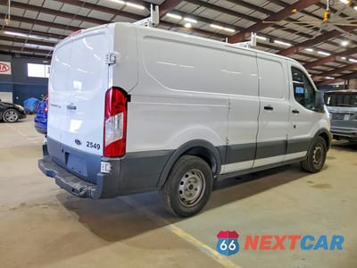 Trzecie zdjęcie samochodu z tyłu: 2018 FORD TRANSIT T-150 VIN:1FTYE1ZM5JKA34750 - miniatura