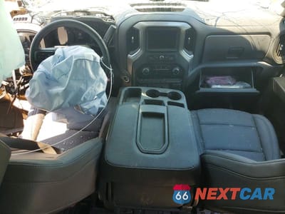 Zdjęcie 8 z 12 samochodu: 2024 CHEVROLET SILVERADO K1500 VIN:3GCUDAED0RG209075 - miniatura