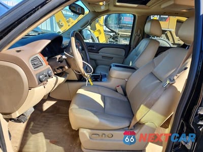 Zdjęcie 7 z 13 samochodu: 2010 CHEVROLET SUBURBAN K1500 LTZ VIN:1GNUKKE3XAR100864 - miniatura