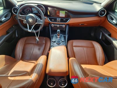 Zdjęcie 8 z 12 samochodu: 2018 ALFA ROMEO GIULIA VIN:ZARFAEBN4J7580512 - miniatura