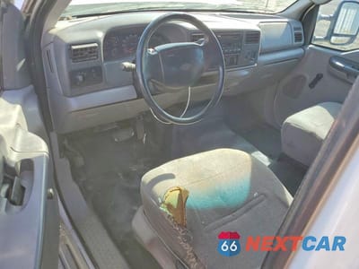 Zdjęcie 8 z 11 samochodu: 2001 FORD F250 SUPER DUTY VIN:3FTNX20L71MA86199 - miniatura