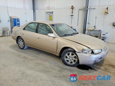 Czwarte zdjęcie samochodu z boku: 1999 TOYOTA CAMRY XLE V6 VIN:JT2BF28K7X0176071 - miniatura