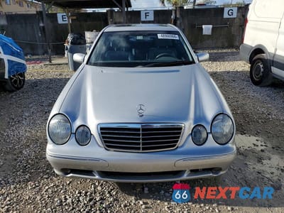 Piąte zdjęcie samochodu w środku: 2001 MERCEDES-BENZ E 320 VIN:WDBJF65J01B376516 - miniatura