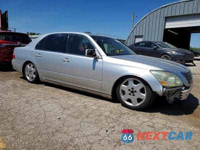 Czwarte zdjęcie samochodu z boku: 2004 LEXUS LS 430 VIN:JTHBN36F040127052 - miniatura