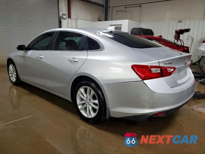 Drugie zdjęcie samochodu z przodu: 2017 CHEVROLET MALIBU LT VIN:1G1ZE5ST8HF255834 - miniatura