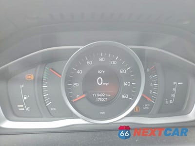 Zdjęcie 9 z 12 samochodu: 2015 VOLVO XC60 T5 VIN:YV440MDJ1F2733633 - miniatura