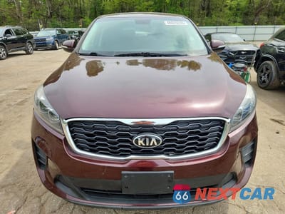 Piąte zdjęcie samochodu w środku: 2019 KIA SORENTO LX VIN:5XYPGDA30KG569311 - miniatura
