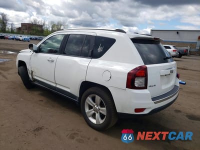 Drugie zdjęcie samochodu z przodu: 2015 JEEP COMPASS LATITUDE VIN:1C4NJDEB9FD120725 - miniatura