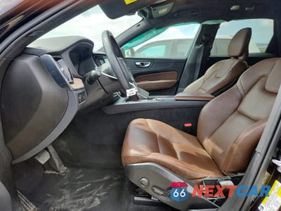 Zdjęcie 7 z 13 samochodu: 2021 VOLVO XC60 T5 MOMENTUM VIN:YV4102RKXM1851501 - miniatura