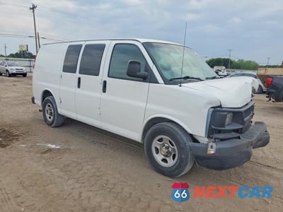 Czwarte zdjęcie samochodu z boku: 2004 CHEVROLET EXPRESS G1500 DELIVERY VAN VIN:1GCFG15T941115520 - miniatura