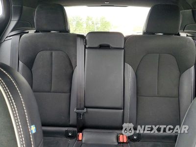 Zdjęcie 10 z 13 samochodu: 2022 VOLVO XC40 T5 R-DESIGN VIN:YV4162UM1N2701215 - miniatura