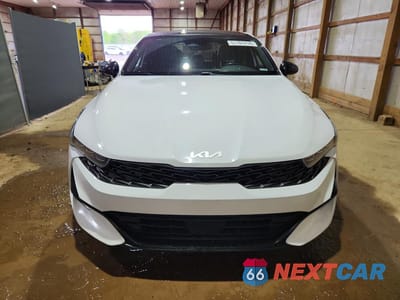 Piąte zdjęcie samochodu w środku: 2022 KIA K5 GT LINE VIN:5XXG64J27NG099037 - miniatura