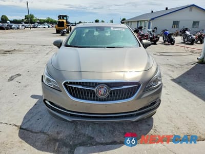 Piąte zdjęcie samochodu w środku: 2018 BUICK LACROSSE PREMIUM VIN:1G4ZR5SS3JU118042 - miniatura