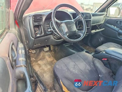 Zdjęcie 8 z 12 samochodu: 2003 GMC SONOMA VIN:1GTDT19X638215872 - miniatura