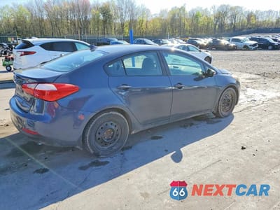 Trzecie zdjęcie samochodu z tyłu: 2016 KIA FORTE LX VIN:KNAFX4A69G5478914 - miniatura