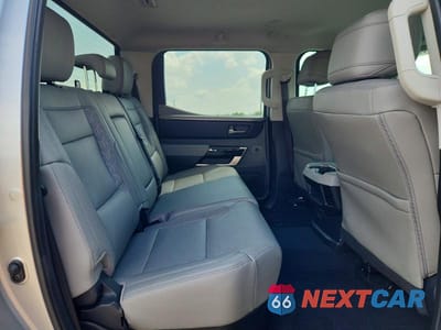 Zdjęcie 10 z 12 samochodu: 2024 TOYOTA TUNDRA CREWMAX LIMITED VIN:5TFJA5DB9RX233101 - miniatura