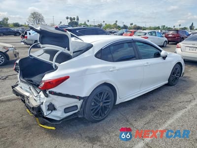 Trzecie zdjęcie samochodu z tyłu: 2025 TOYOTA CAMRY SE VIN:4T1DAACK1SU528445 - miniatura