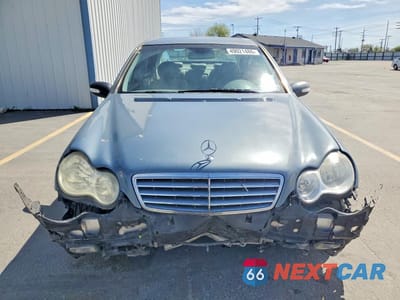 Piąte zdjęcie samochodu w środku: 2005 MERCEDES-BENZ C 240 4MATIC VIN:WDBRF81J75F648207 - miniatura