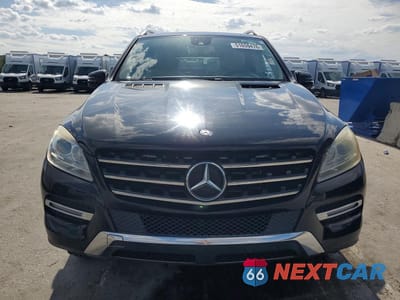 Piąte zdjęcie samochodu w środku: 2015 MERCEDES-BENZ ML 250 BLUETEC VIN:4JGDA0EB8FA473734 - miniatura