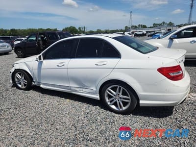 Drugie zdjęcie samochodu z przodu: 2013 MERCEDES-BENZ C 250 VIN:WDDGF4HB8DA810184 - miniatura