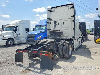 Czwarte zdjęcie samochodu z boku: 2020 FREIGHTLINER CASCADIA 126 SEMI TRUCK VIN:3AKJHHDR0LSMJ0110 - miniatura