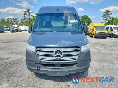 Piąte zdjęcie samochodu w środku: 2019 MERCEDES BENZ SPRINTER 2500 DELIVERY VAN VIN:WD4PF1CD1KP126658 - miniatura