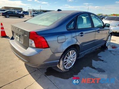 Trzecie zdjęcie samochodu z tyłu: 2010 VOLVO S40 2.4I VIN:YV1382MS7A2509919 - miniatura