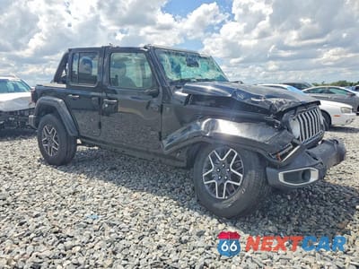 Czwarte zdjęcie samochodu z boku: 2026 JEEP WRANGLER SAHARA VIN:1C4PJXENXTW194384 - miniatura