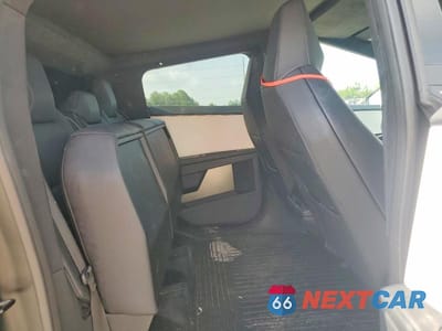 Zdjęcie 10 z 12 samochodu: 2024 TESLA CYBERTRUCK VIN:7G2CEHED3RA010782 - miniatura