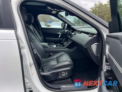 Piąte zdjęcie samochodu w środku: 2018 LAND ROVER RANGE ROVER VELAR R-DYNAMIC HSE VIN:SALYM2RX0JA720387 - miniatura