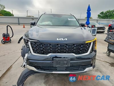 Piąte zdjęcie samochodu w środku: 2025 KIA SORENTO VIN:5XYRL4JC1SG339829 - miniatura