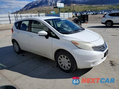 Czwarte zdjęcie samochodu z boku: 2015 NISSAN VERSA NOTE S PLUS VIN:3N1CE2CP1FL405611 - miniatura