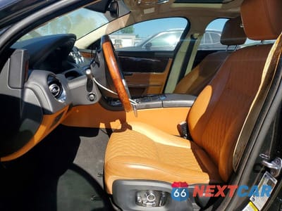 Zdjęcie 7 z 11 samochodu: 2016 JAGUAR XJL PORTFOLIO VIN:SAJWJ2GD7G8V99729 - miniatura