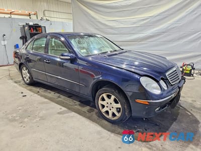 Czwarte zdjęcie samochodu z boku: 2005 MERCEDES-BENZ E 320 4MATIC VIN:WDBUF82J85X166882 - miniatura