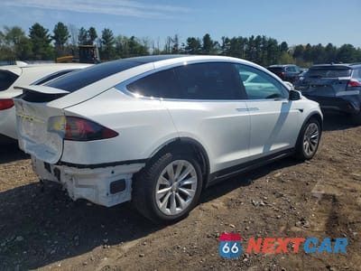 Trzecie zdjęcie samochodu z tyłu: 2020 TESLA MODEL X VIN:5YJXCAE20LF270115 - miniatura