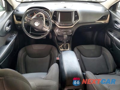 Zdjęcie 8 z 13 samochodu: 2017 JEEP CHEROKEE LATITUDE VIN:1C4PJLCBXHW554584 - miniatura