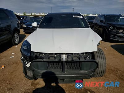Piąte zdjęcie samochodu w środku: 2023 MASERATI GRECALE MODENA VIN:ZN682AVM0P7427208 - miniatura