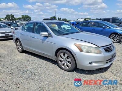 Czwarte zdjęcie samochodu z boku: 2010 HONDA ACCORD EXL VIN:1HGCP3F83AA020943 - miniatura