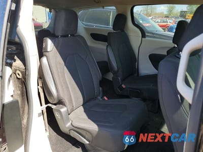 Zdjęcie 11 z 13 samochodu: 2018 CHRYSLER PACIFICA TOURING VIN:2C4RC1DG3JR293900 - miniatura