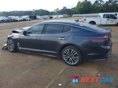 Drugie zdjęcie samochodu z przodu: 2019 KIA STINGER BASE VIN:KNAE15LA2K6052909 - miniatura