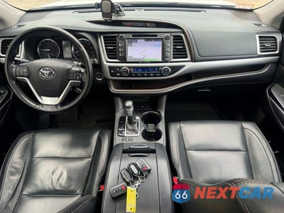 Zdjęcie 10 z 14 samochodu: 2018 TOYOTA HIGHLANDER XLE VIN:5TDJZRFH7JS537362 - miniatura