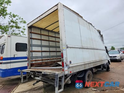 Trzecie zdjęcie samochodu z tyłu: 2023 ISUZU NPR HD BOX TRUCK VIN:54DC4W1D8PS201399 - miniatura